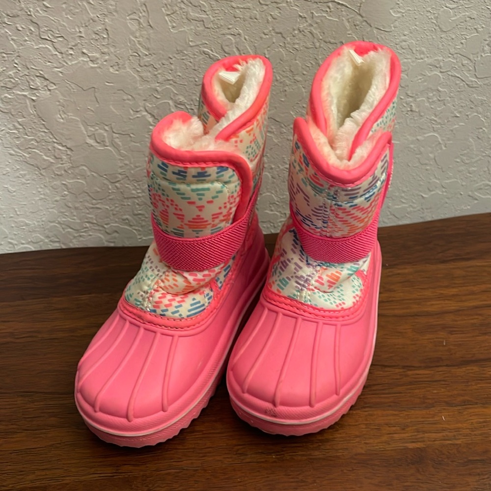 Children’s place snow boots sz 8 toddler